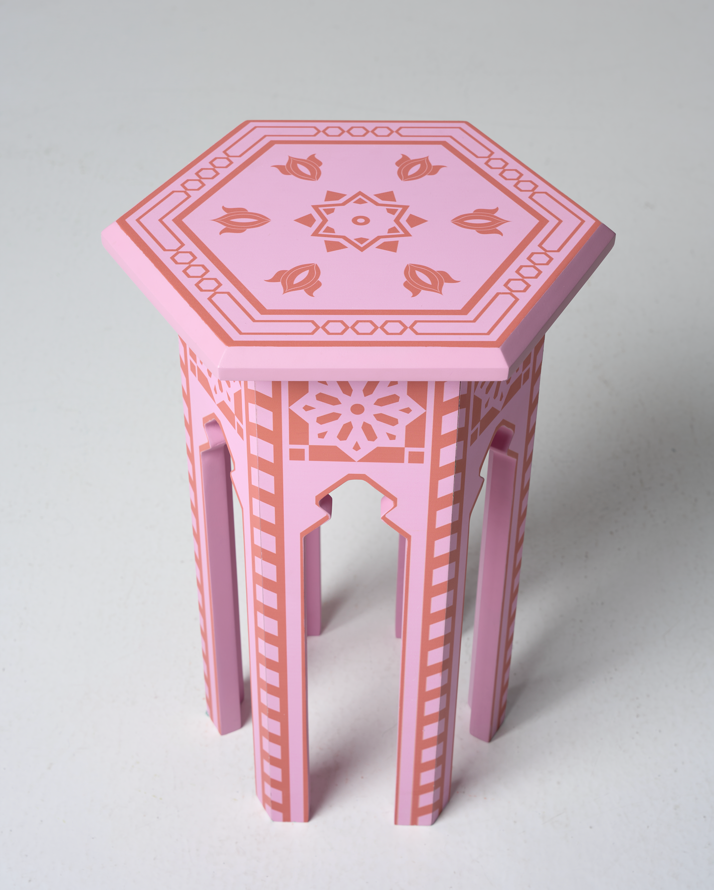 Tawlitna “طاولتنا” - Pink